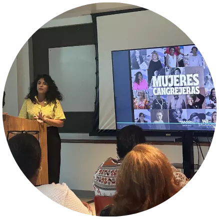 Ponente junto a presentación Mujeres Cangrejeras