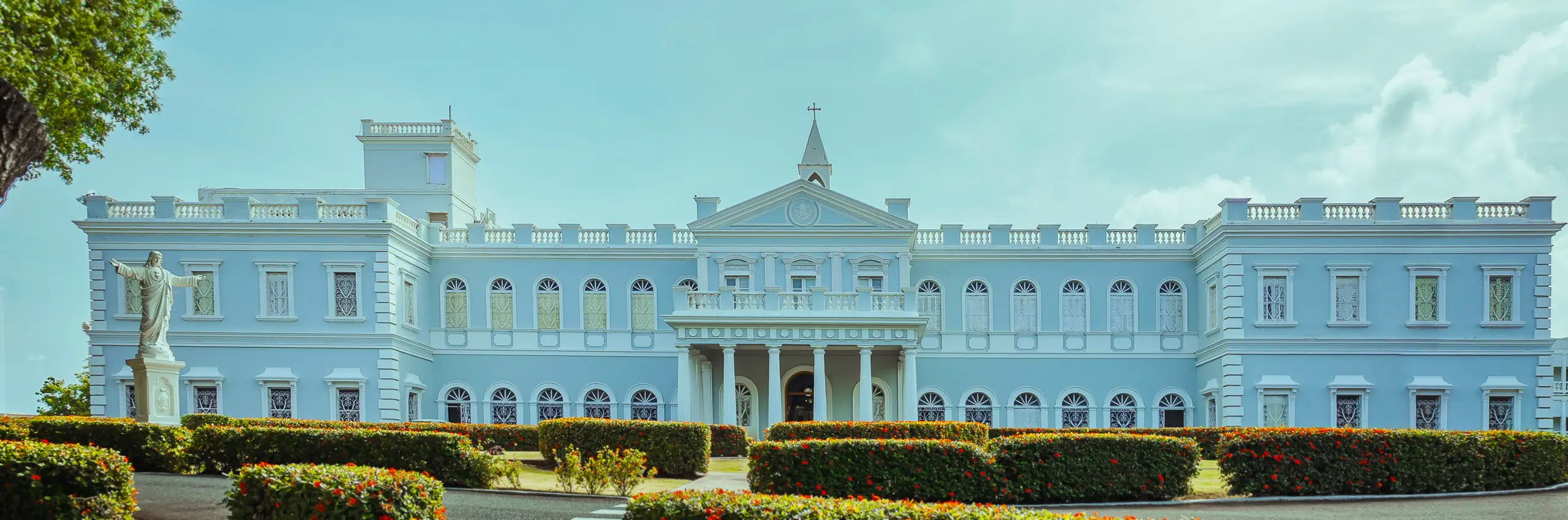 portico wide 2